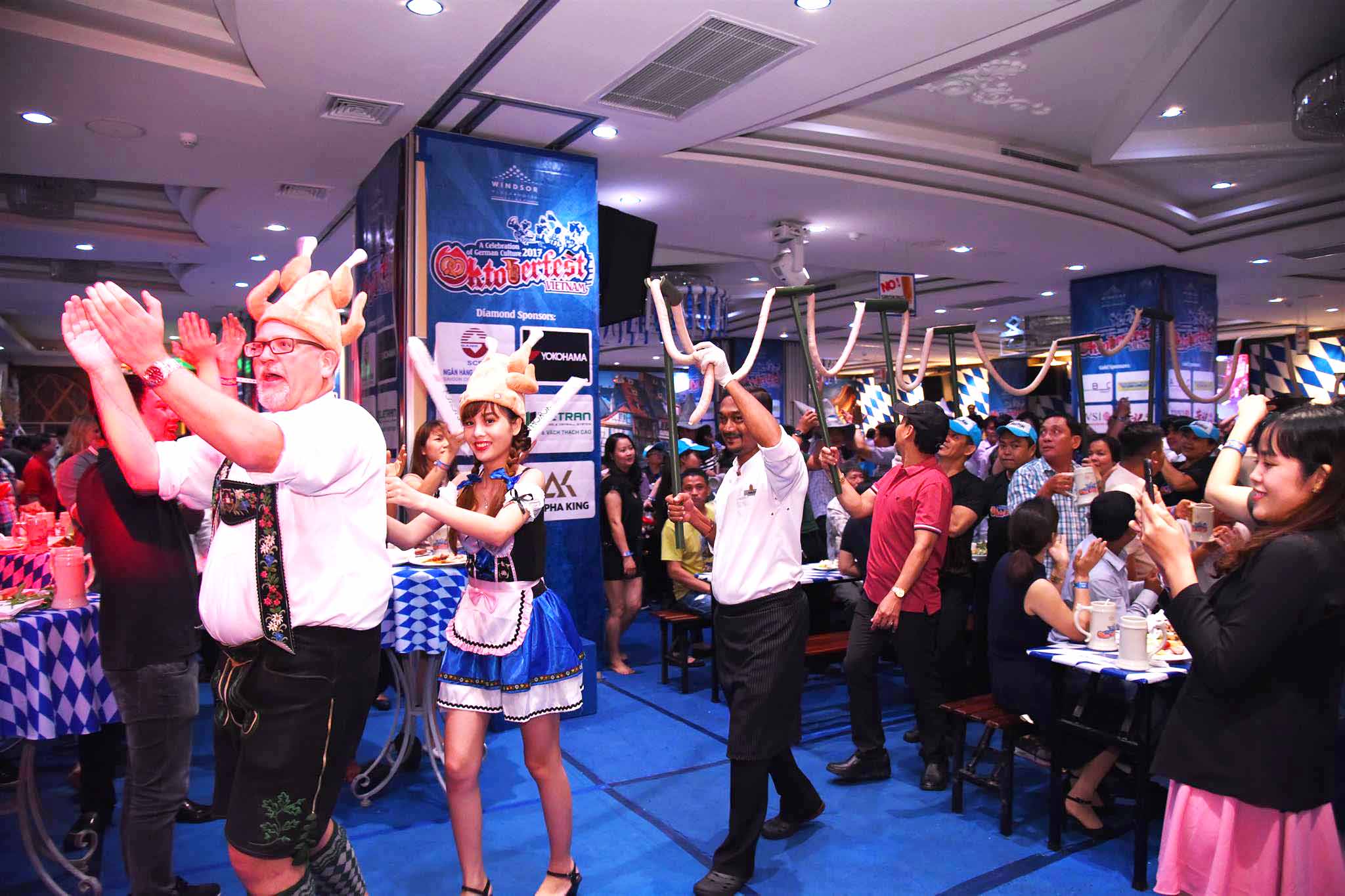 le hoi oktoberfest viet nam - elle man (6)