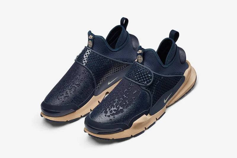 giay the thao - Stone Island x Nike Sock Dart - elle man 2