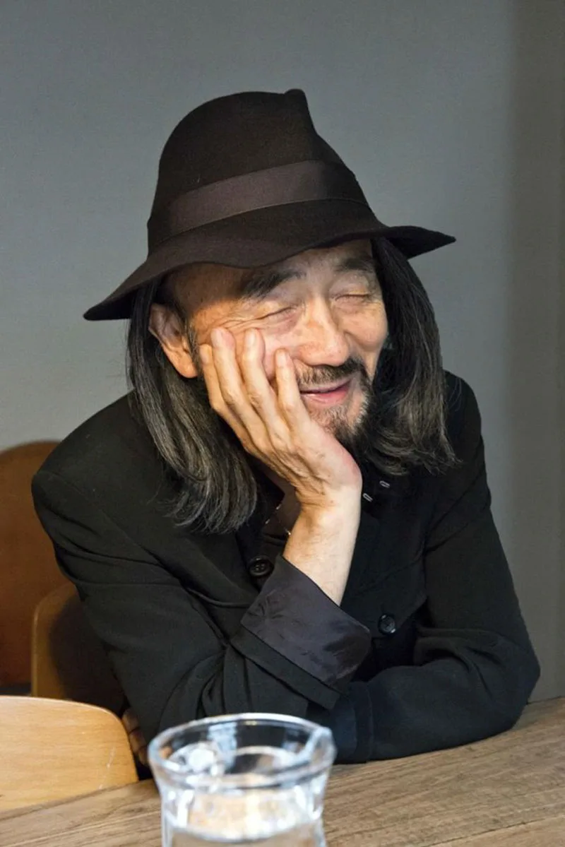 NTK Yohji Yamamoto: Xấu xí, bẩn thỉu đôi khi lại rất đẹp