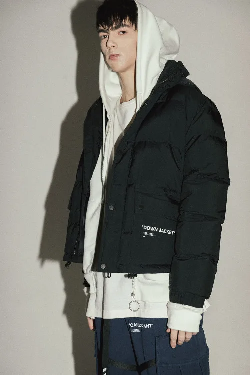 Những hình ảnh mới nhất về bộ sưu tập Thu-Đông 2018 của OFF-WHITE. Ảnh: ALEX HAU