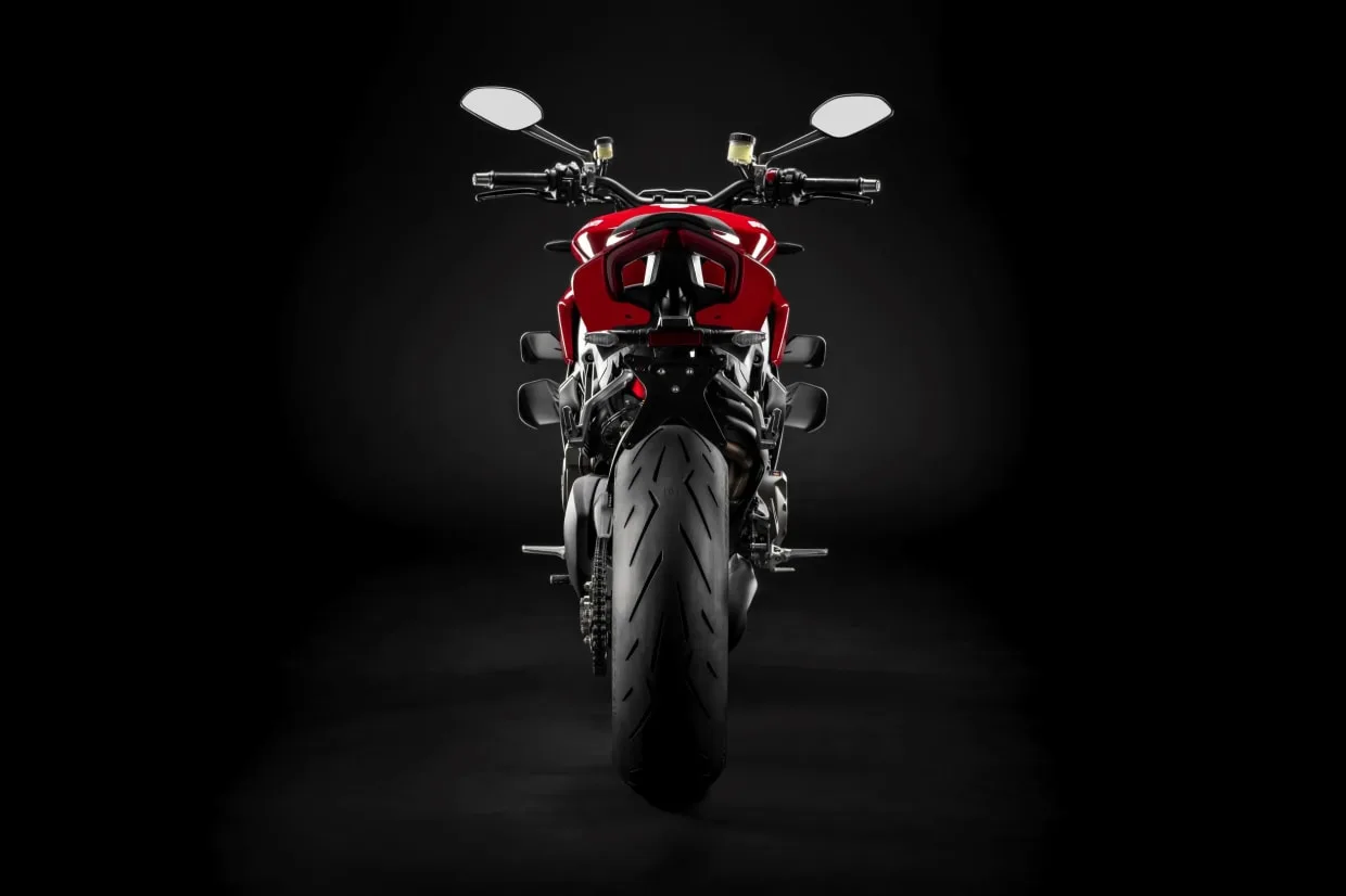 mặt sau chiếc xe Ducati Streetfighter V4
