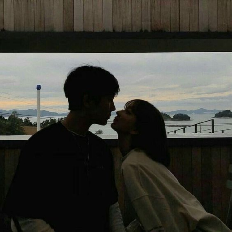 dau hieu tinh yeu qua anh mat cua cap doi - elle man