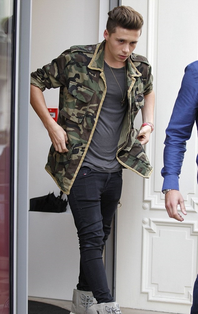 Brooklyn Beckham là một trong những con chiên ngoan đạo của phong cách thời trang Camo cá tính