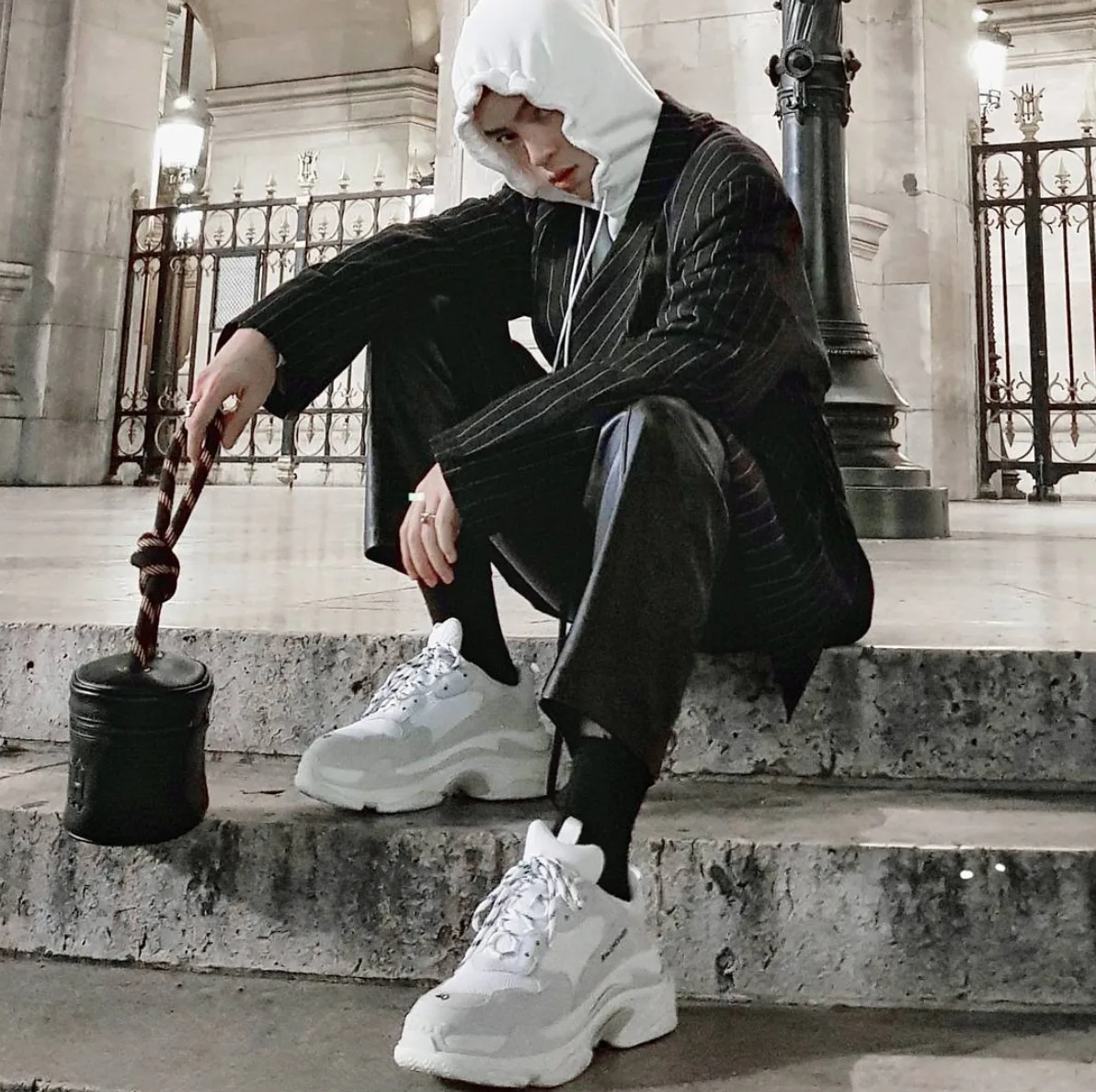 ELLE Man Style CalendarPhoi giay sneakers Balenciaga dung dieu 8