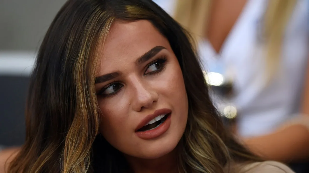 Ruby Mae cô bạn gái nóng bỏng của Dele Alli