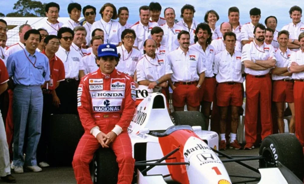 Hom Nguyen Và McLaren: Huyền Thoại F1 Ayrton Senne Được Tái Hiện