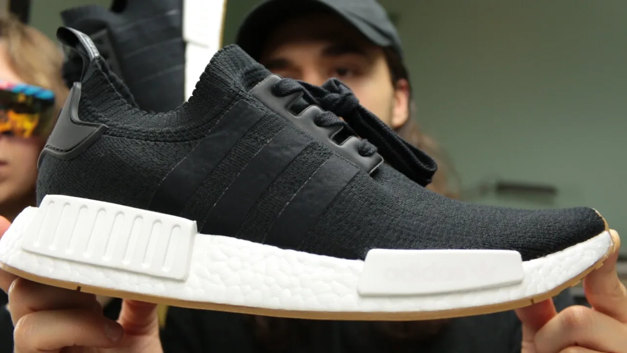 giay the thao cong nghe knit - adidas Originals NMD_R1 PK - elle man 1