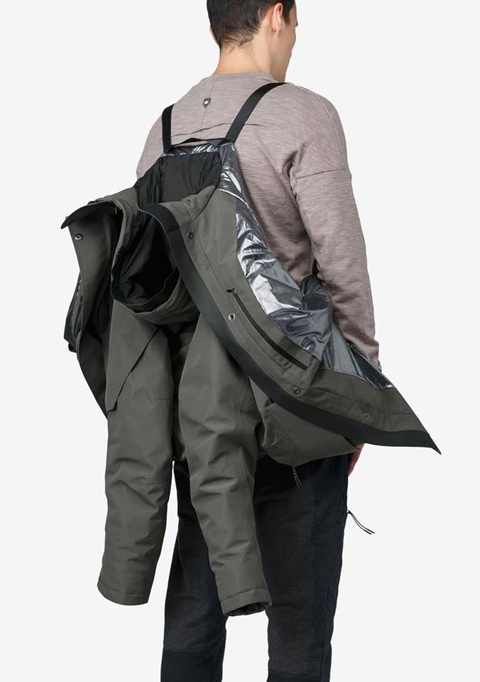 Tạo phong cách thời trang urban techwear với 5 thương hiệu bình dân- elle man35