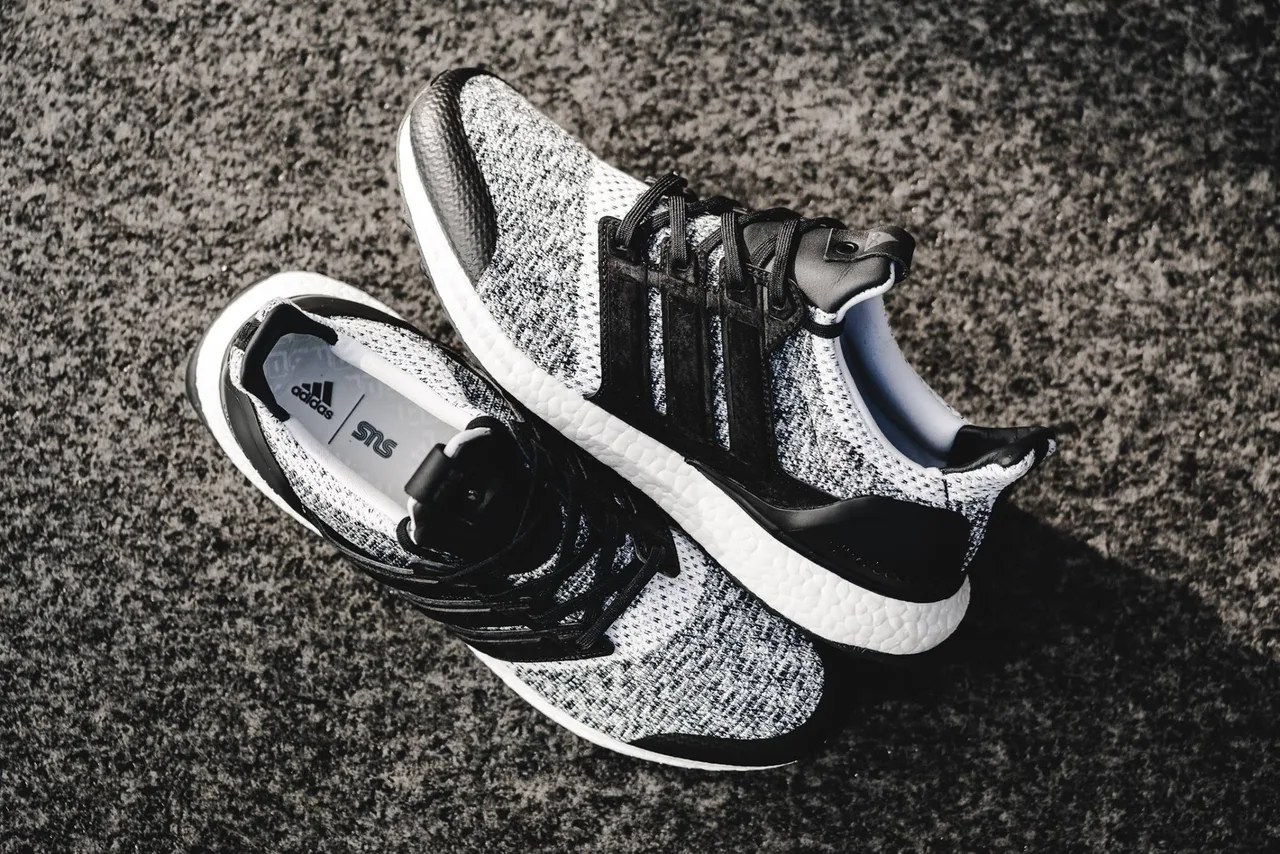 giay the thao adidas 2017 - Sneakersnstuff x Social Status x adidas Consortium Ultra Boost - elle man 2