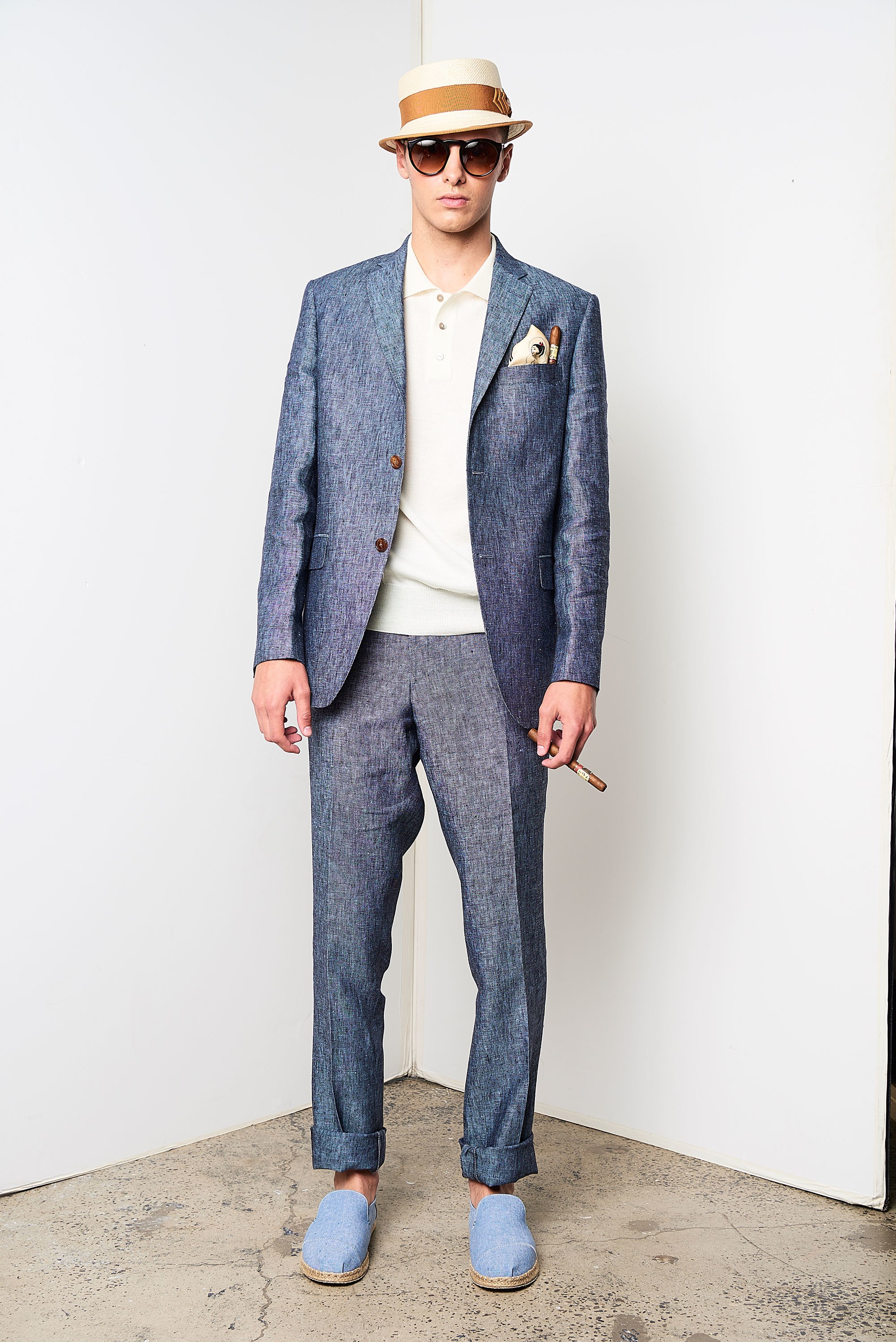 5 phụ kiện thời trang nam cơ bản đi cùng đồ Suit4