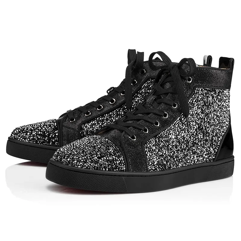 Khi thời trang cao cấp làm giày thể thao: Sneakers đua nhau tăng giá