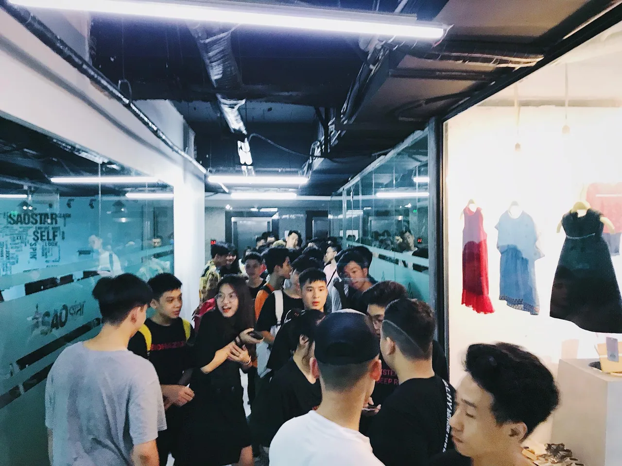 local brand viet nam - scc daily sneaker - elle man 5