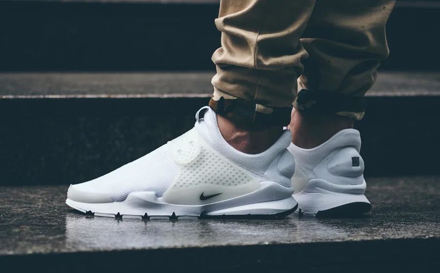 giay the thao nike - sock dart - elle man 1