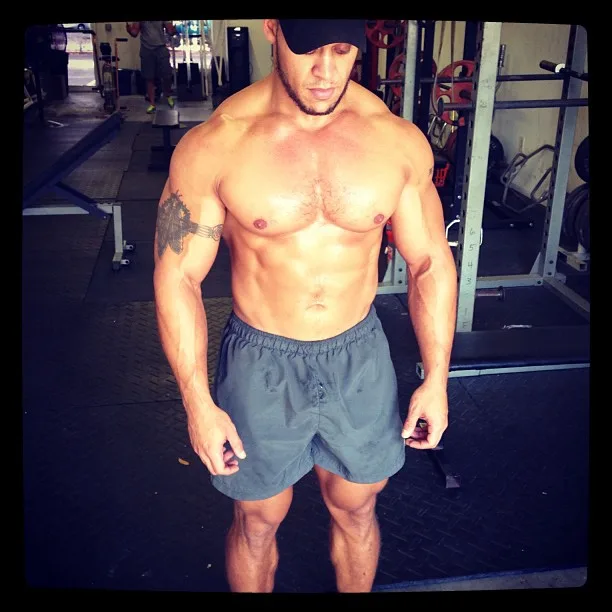 Tập gym: Elliot Hulse