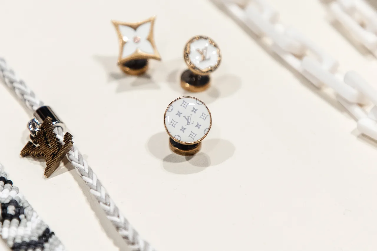 thuong hieu louis vuitton pop up store ELLE 11