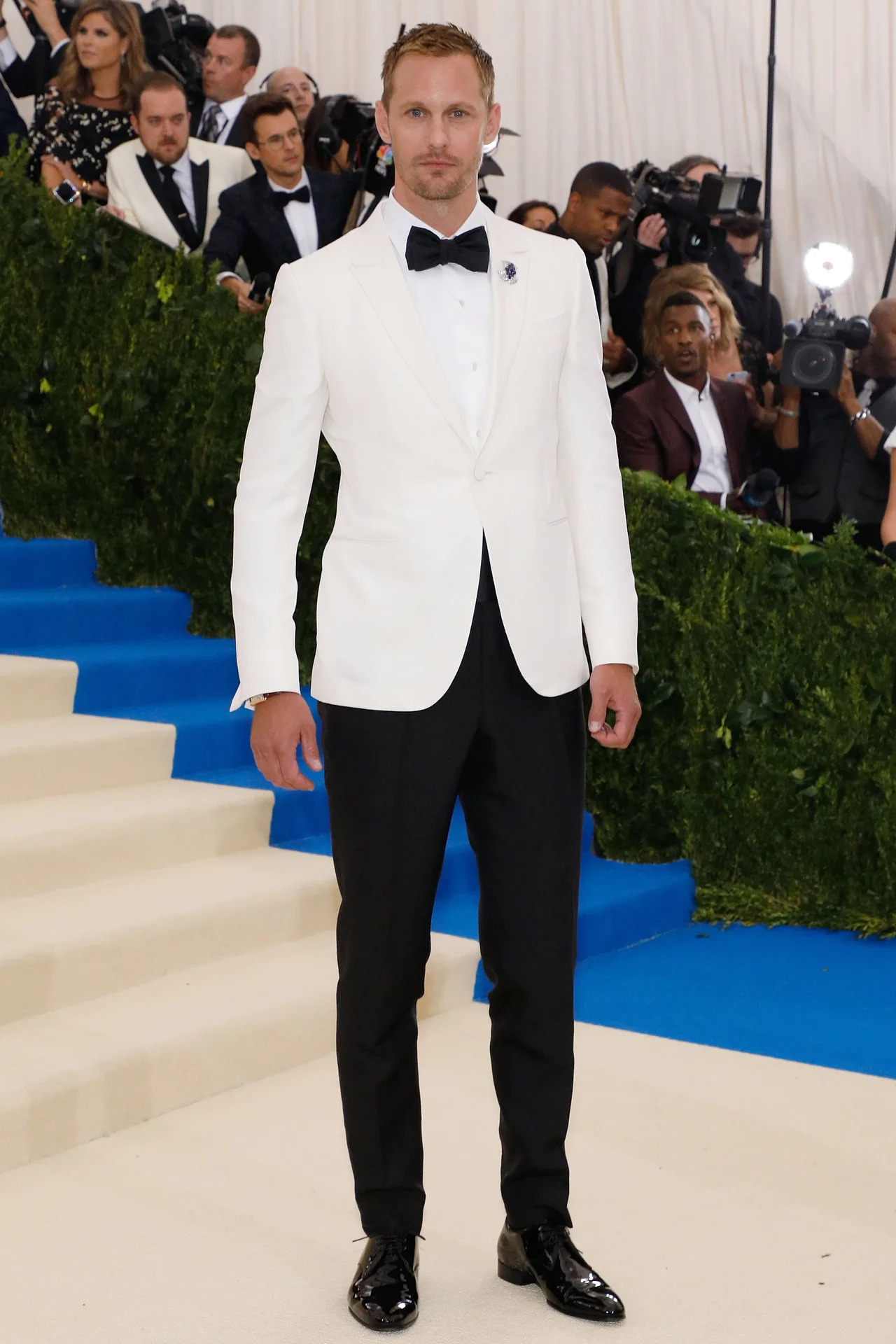 phong cach thoi trang met gala - Alexander Skarsgard - elle man