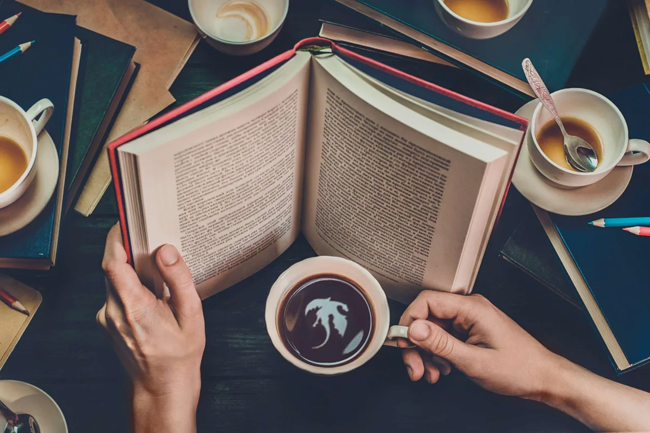cuộc sống hạnh phúc - sách và coffee - elle man