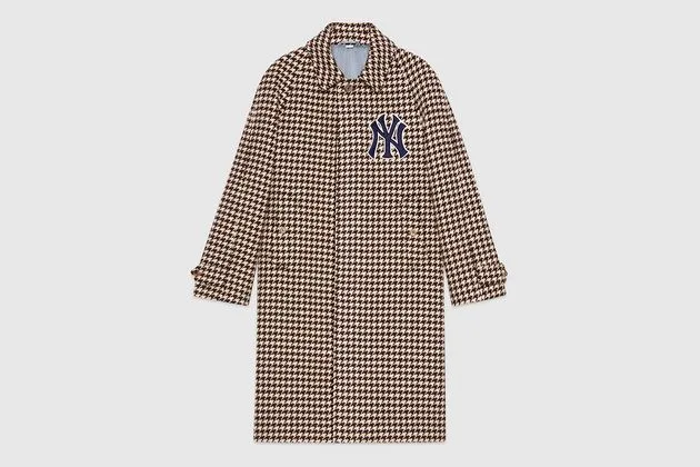 Mẫu áo khoác Houndstooth Coat của Gucci mang đến phong thái thanh lịch sang trọng. Ảnh: Gucci