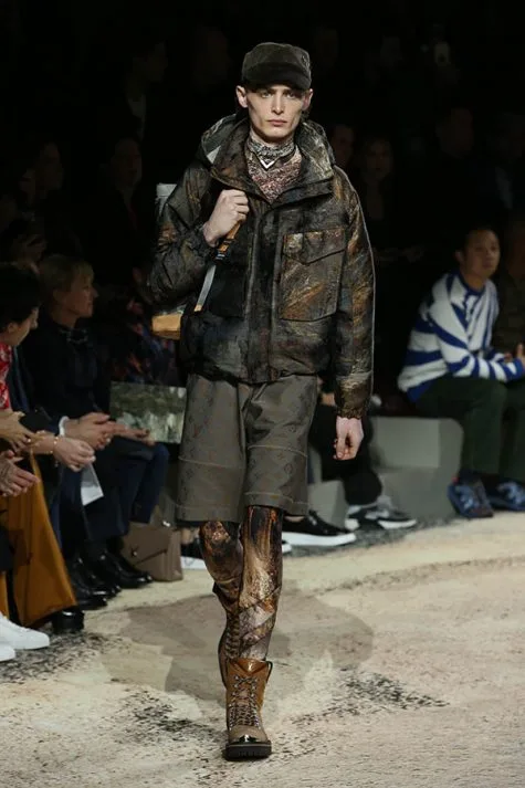thuong hieu louis vuitton - elle man runway 18