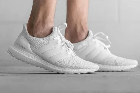 giay the thao all-white - ultra boost triple white - elle man 1