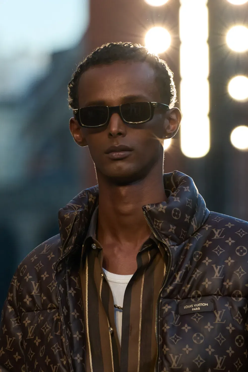 louis vuitton phụ kiện kính đen