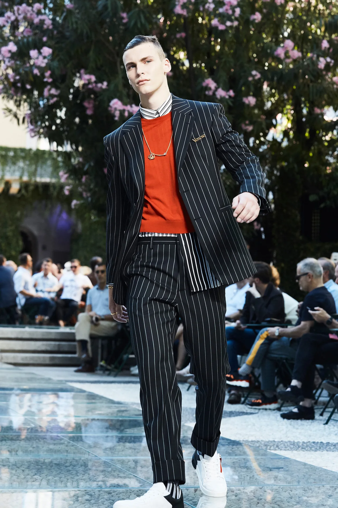 Một thiết kế trong BST của Versace