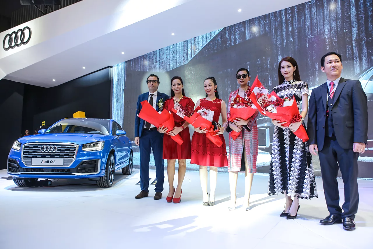 Audi Q2 cùng dàng sao trong sự kiện.