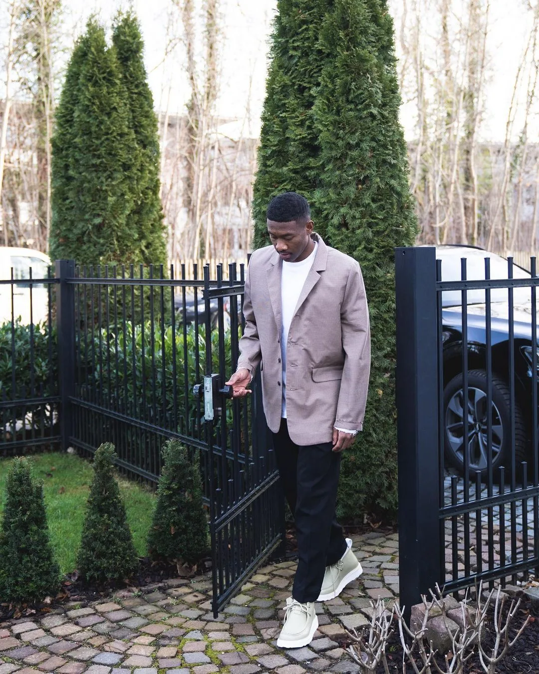 David Alaba cùng một outfit pastel
