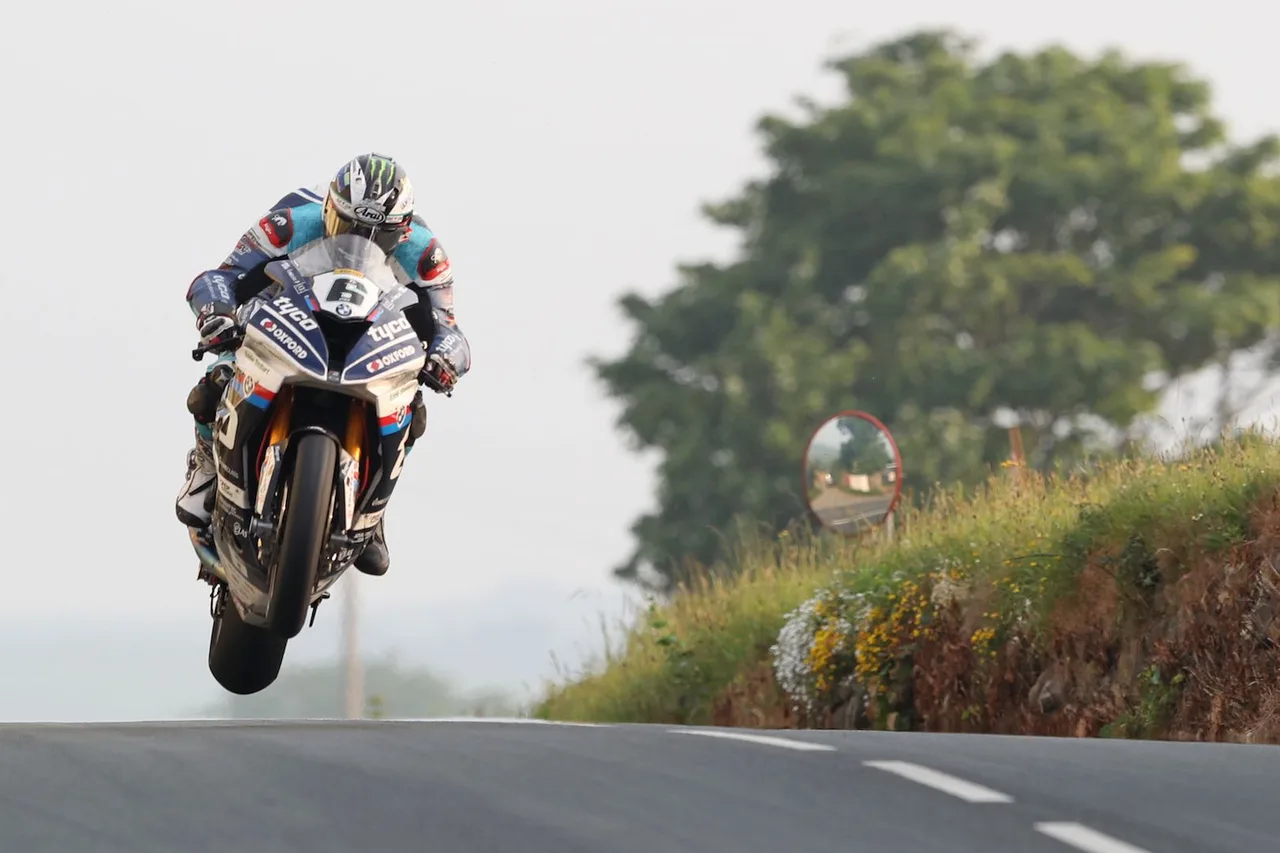 Cuộc đua Isle of Man TT 2018 (Nguồn: Ultimate Motorcycling)