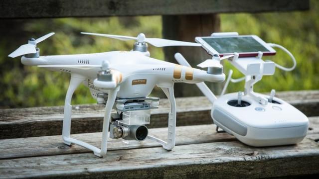 máy quay drone ee elle man