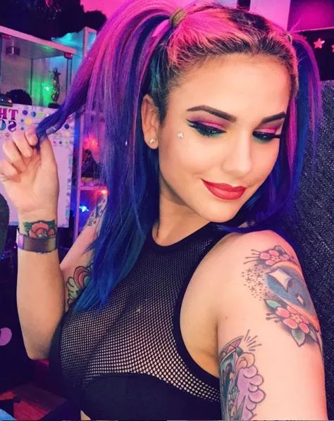 phu nu quyen ru streamer elle man 40