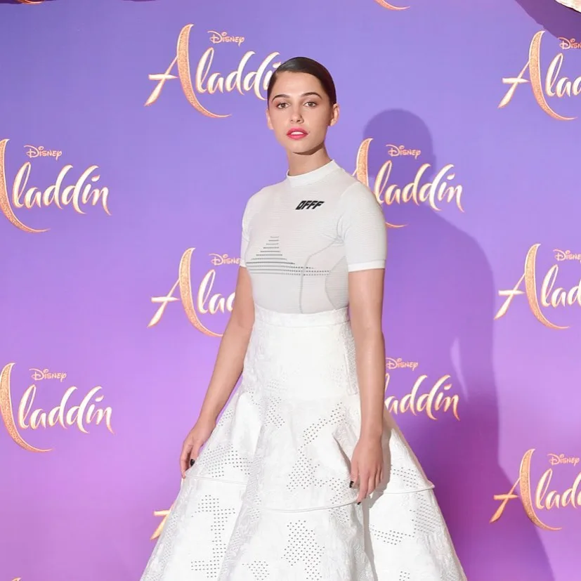 naomi scott trong buổi ra mắt aladdin