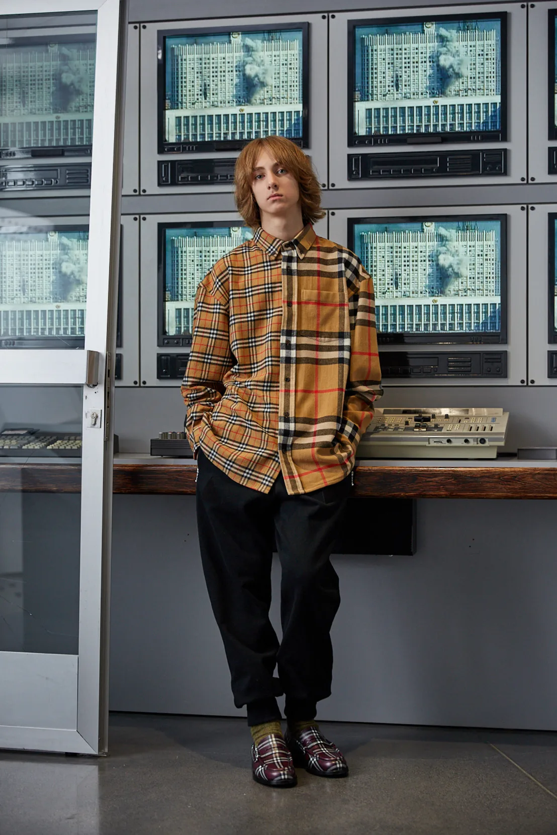 xu huong logomania - ELLE Man 4