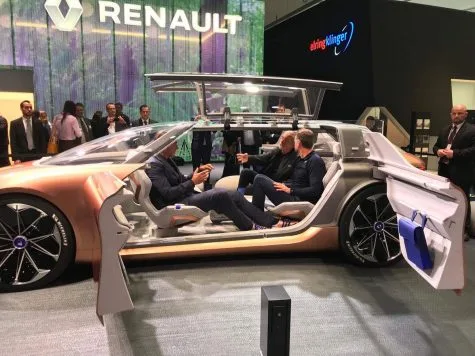 xe hoi dien renault - elle man 6