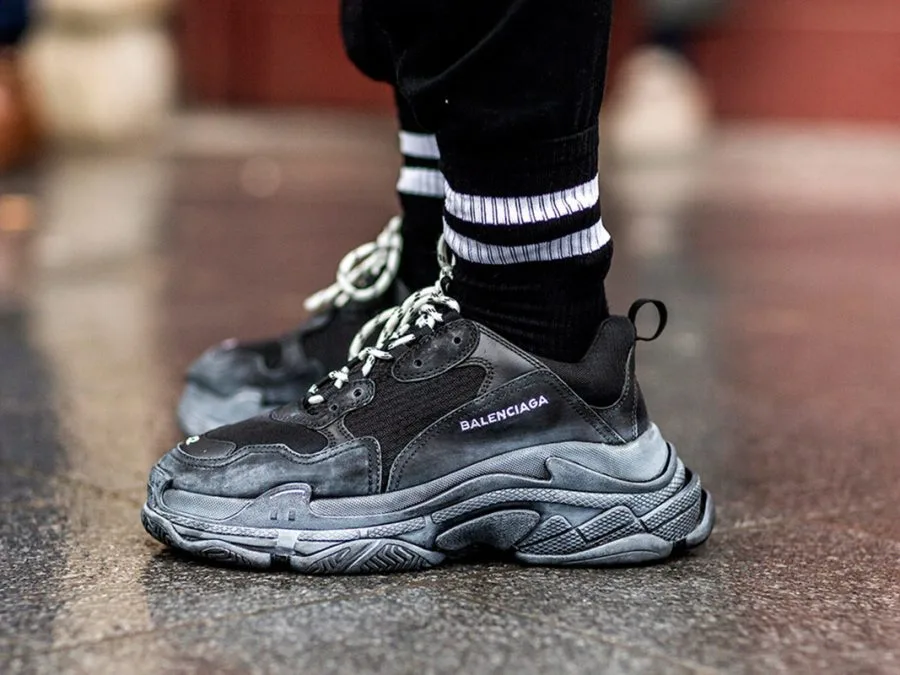 xu huong phu kien thoi trang nam 2018 - giay sneakers - elle man 1