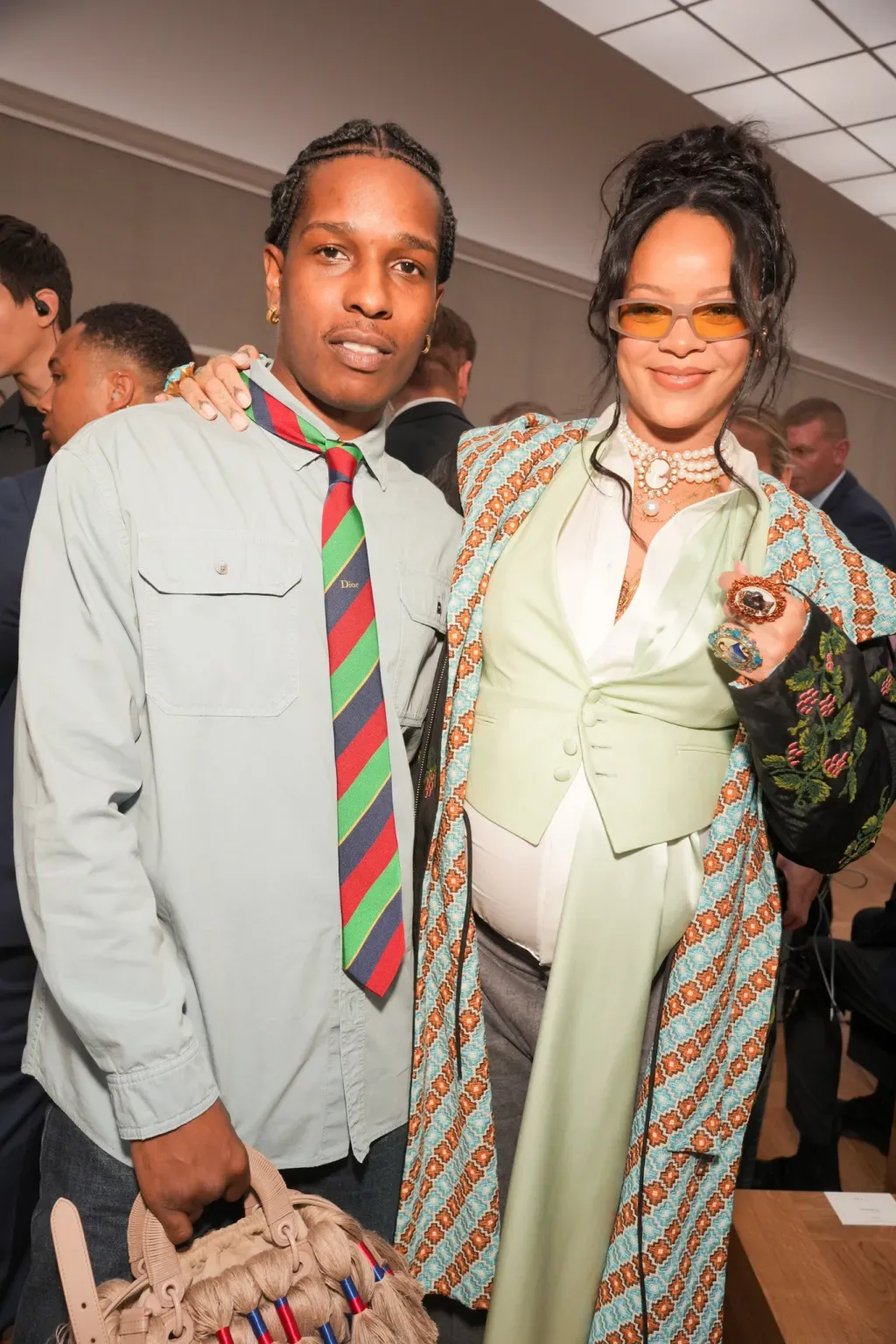 Rihanna cùng chồng tại sự kiện dior