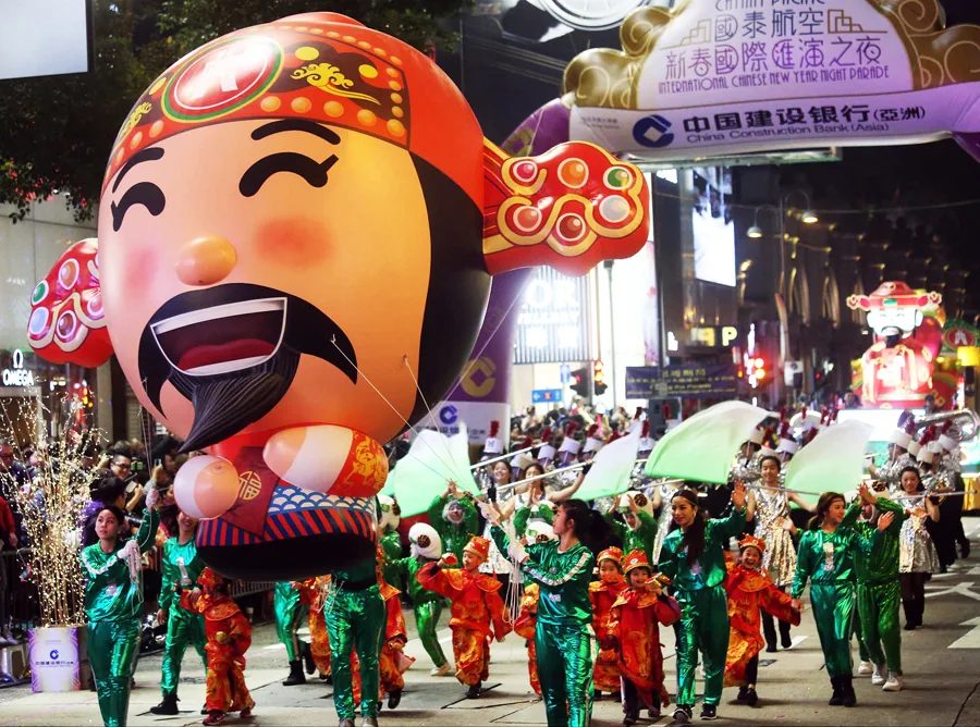 Hong Kong - new year's eve parade 2 - elle man