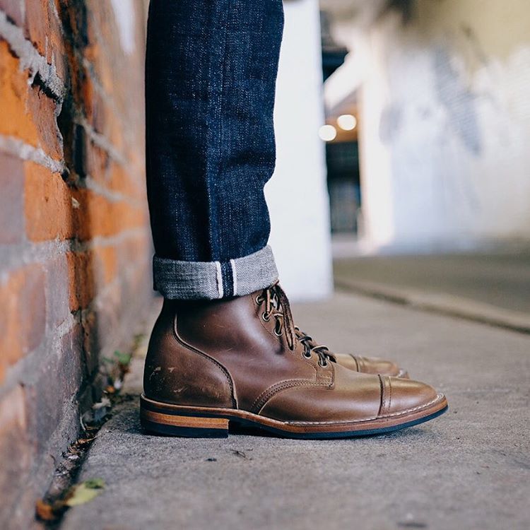 kien-thuc-thoi-trang-nam-phoi-quan-va-giay-jeans-va-boots-elle-man