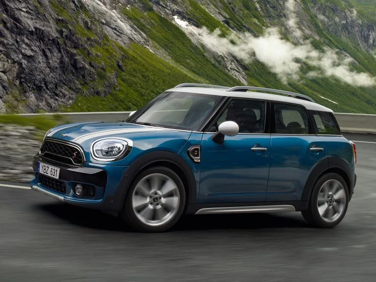 thi truong xe hoi MINI countryman - elle man 1