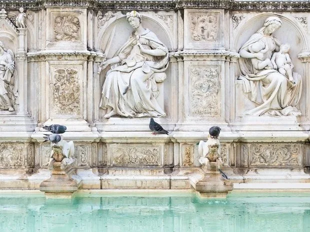 Đài phun nước Fonte Gaia ở Siena được xem là hiện thân cho văn hóa và kiến trúc thời Trung cổ. Ảnh: Zing