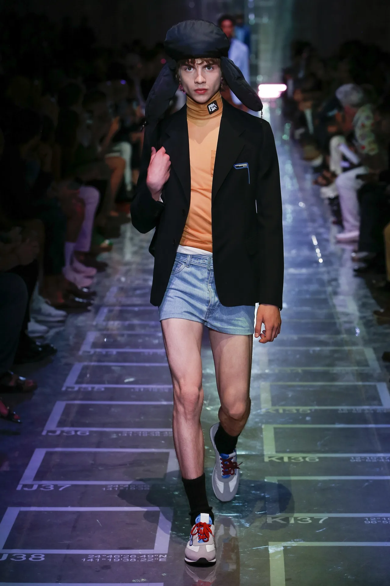 bo suu tap thoi trang - prada - elle man 1