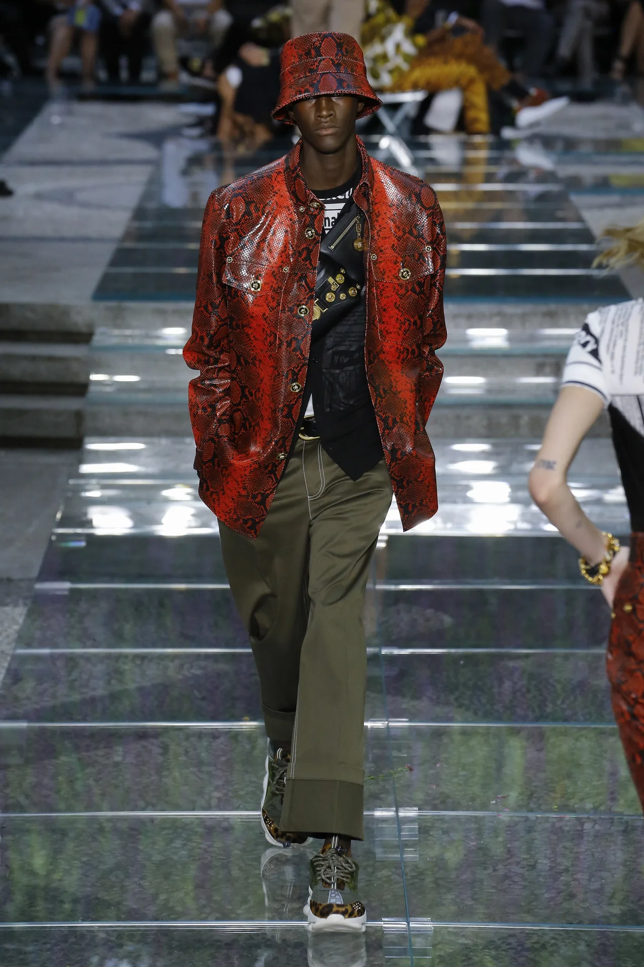 bo suu tap thoi trang - versace - elle man 2