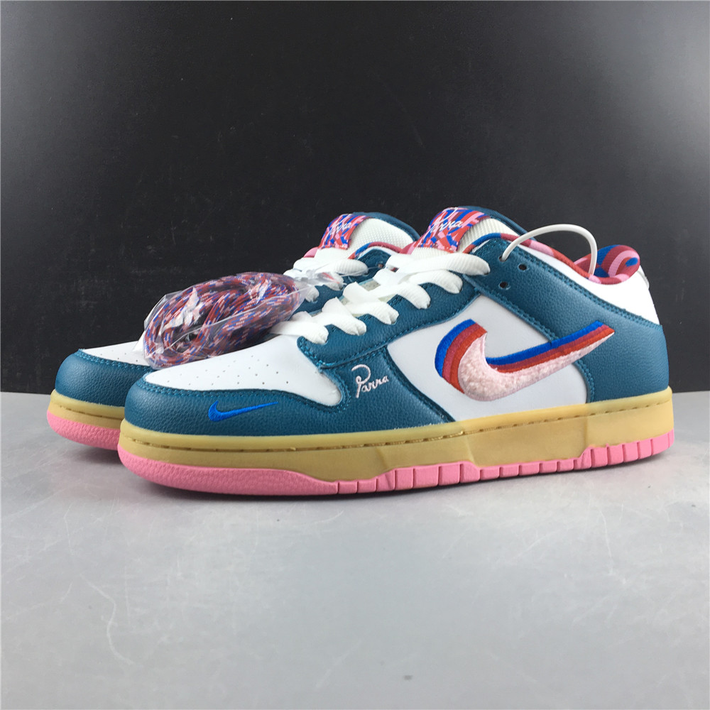 Đôi giày thể thao Parra x Nike SB Dunk Low “Friends And Family”