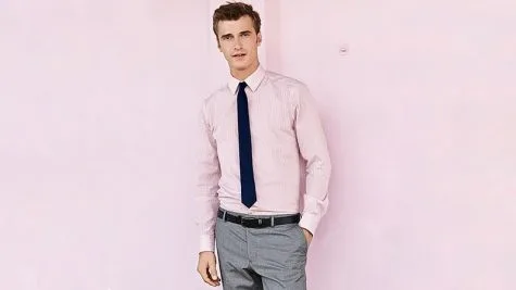 Màu hồng có thể đi màu rất tốt với các màu khác