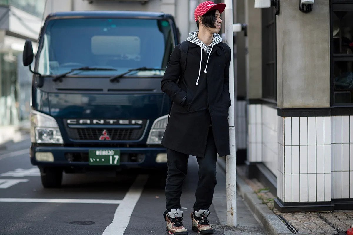tokyo - lacoste x supreme - elle man 1