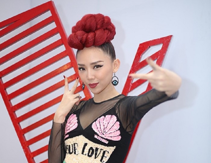 Ca-sĩ-Tóc-Tiên-ngày-ấy-và-bây-giờ-16