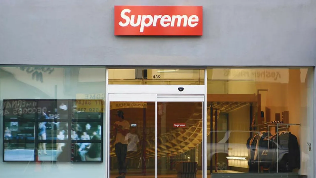logo thuong hieu supreme - elle man 30