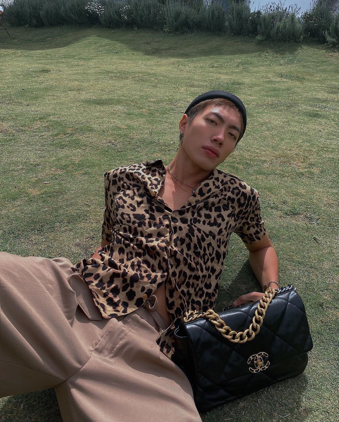 le anh vu 310520 2-sao nam mac dep-elleman-0520