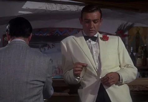 Dinner Jacket màu kem- sự phá cách của tuxedo truyền thống