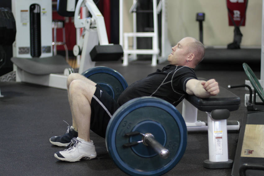 bài tập gym Barbell Hip Thrust